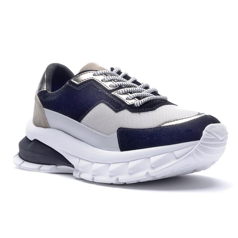 a pie-Zapatillas-Saphire SN