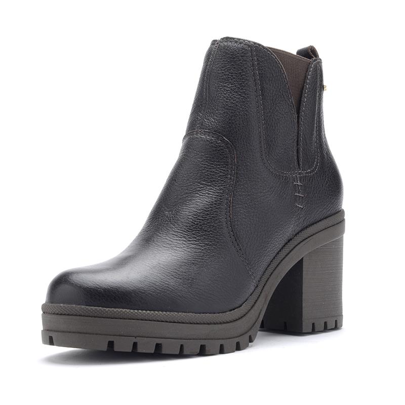 a pie-Botas-Marness FN