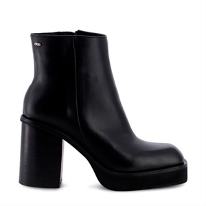 a pie-Botas-Parker PD