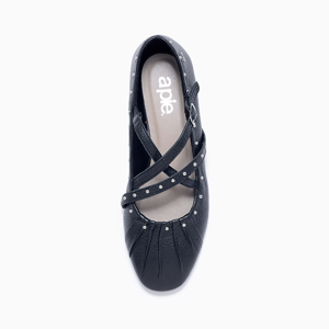 a pie-Balerina-SANNY AN