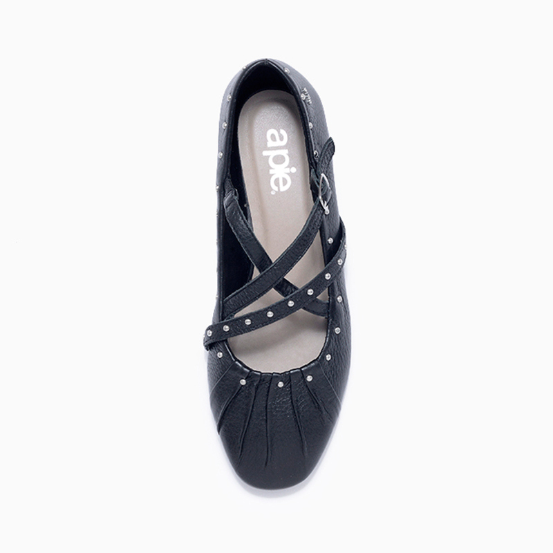 a pie-Balerina-SANNY AN