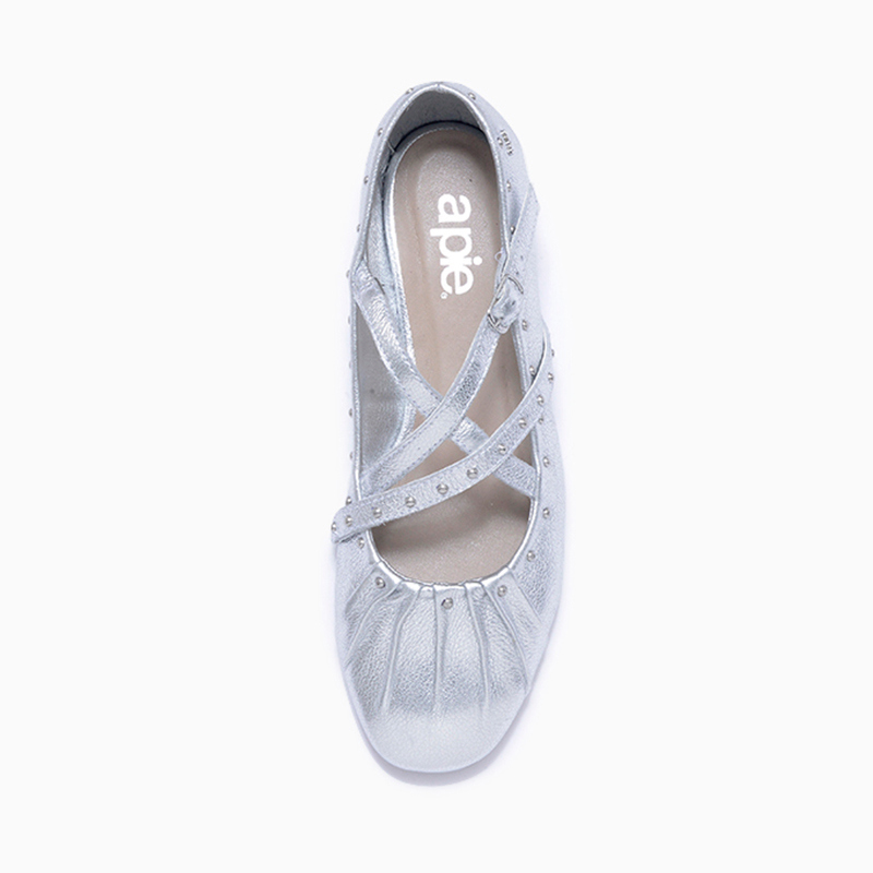 a pie-Balerina-SANNY AN