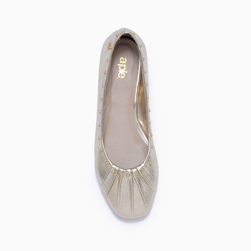 a pie-Balerina-SOLIN AN