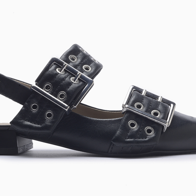 a pie-Zapatos-IKARIA FN