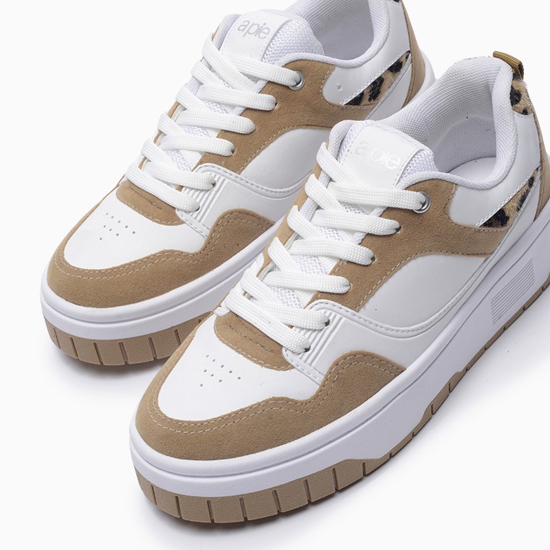 a pie-Zapatillas-OLIMPIA FN