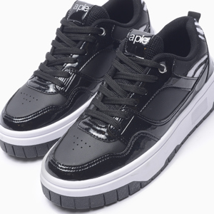 a pie-Zapatillas-OLIMPIA FN