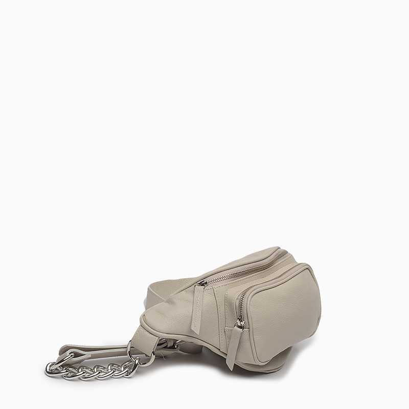 a pie-Riñonera-Rinonera cuero chains Jive AN