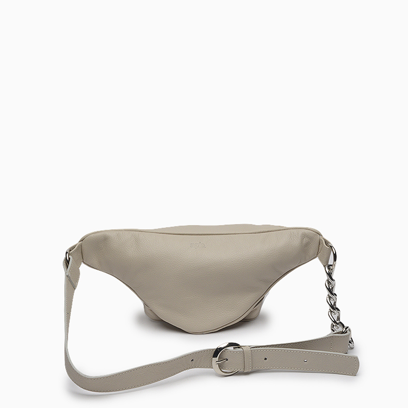 a pie-Riñonera-Rinonera cuero chains Jive SN