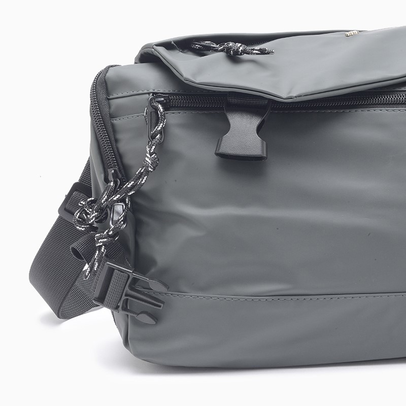 a pie-Cartera-Bandoleras Microfibra FN