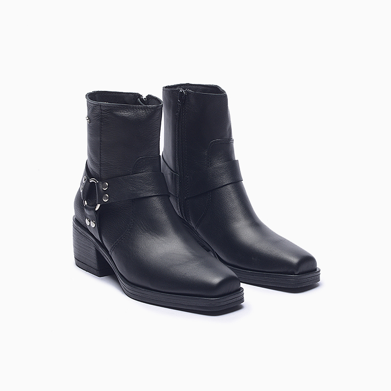 a pie-Botas-Muni AN