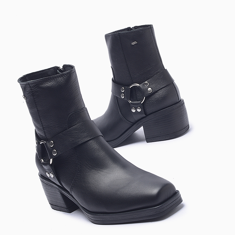 a pie-Botas-Muni SN