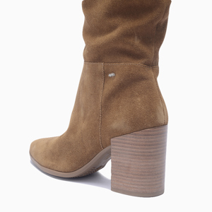 a pie-Botas-Haidi SN