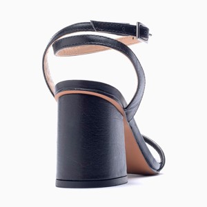 a pie-Vestir-Lucille SN