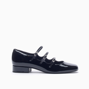 a pie-Zapatos-ITACA PD