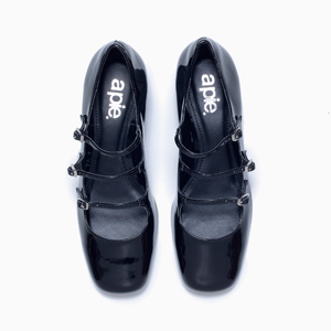 a pie-Zapatos-ITACA AN