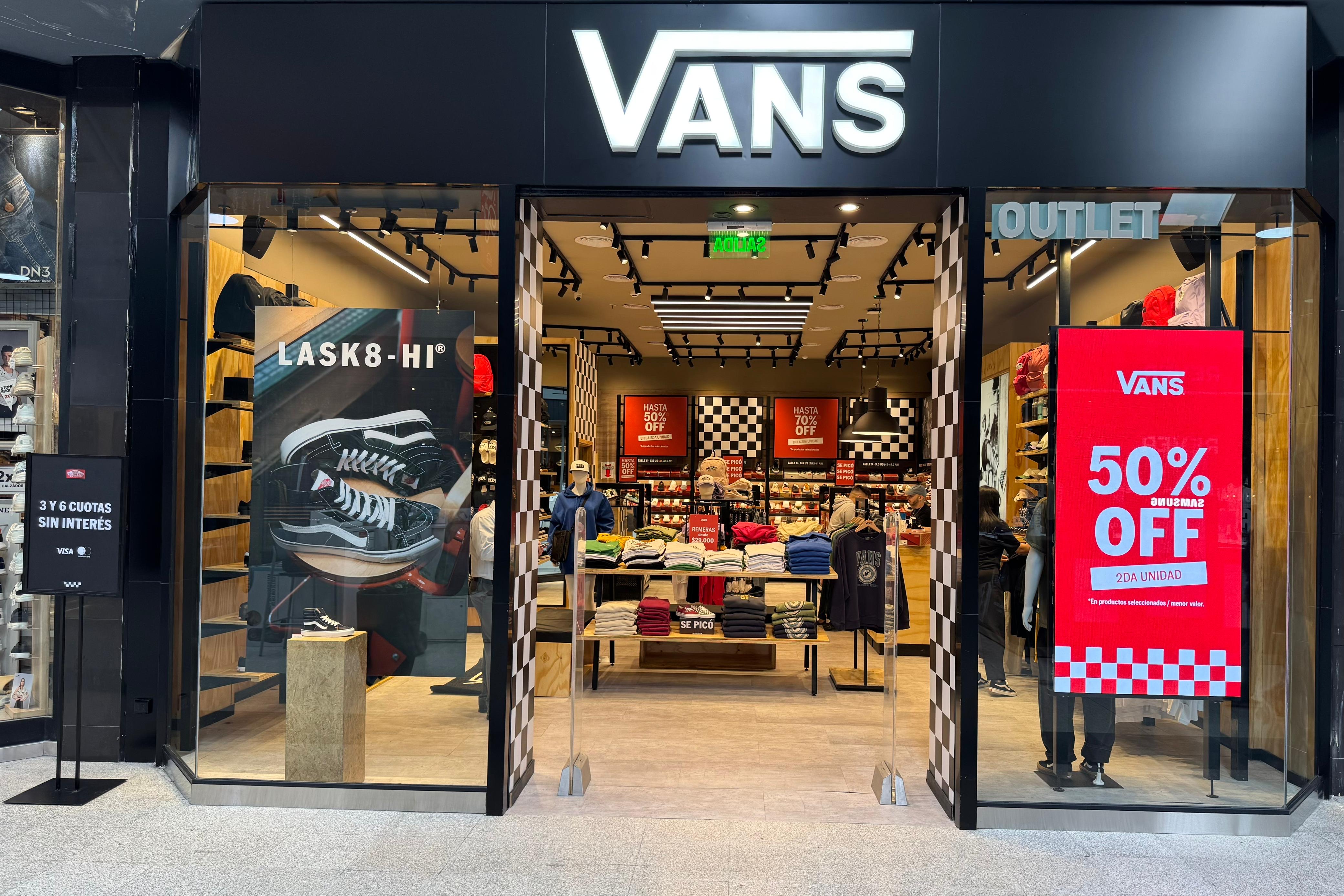 Vans Outlet Parque Brown en Parque Brown, Buenos Aires