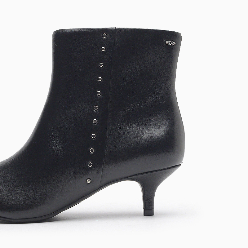 a pie-Botas-CASCIA SN