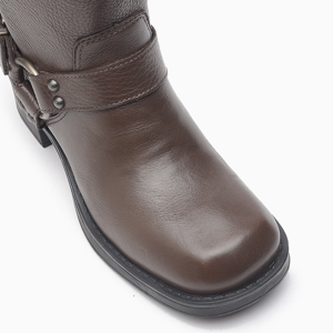 a pie-Botas-MEDEA AN