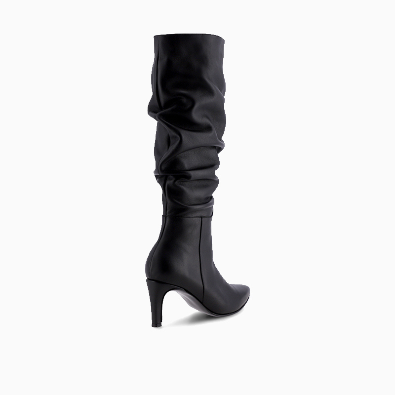 a pie-Botas-Chari SN