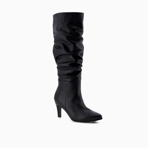 a pie-Botas-Chari FN