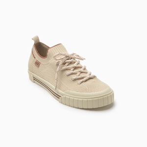 a pie-Zapatillas-Vilena FN