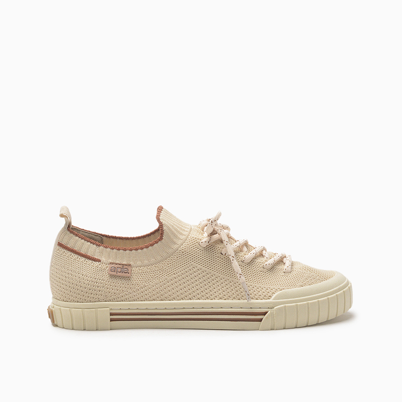 a pie-Zapatillas-Vilena PD