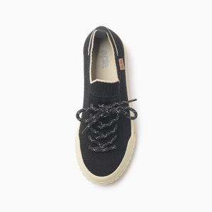 a pie-Zapatillas-Vilena AN