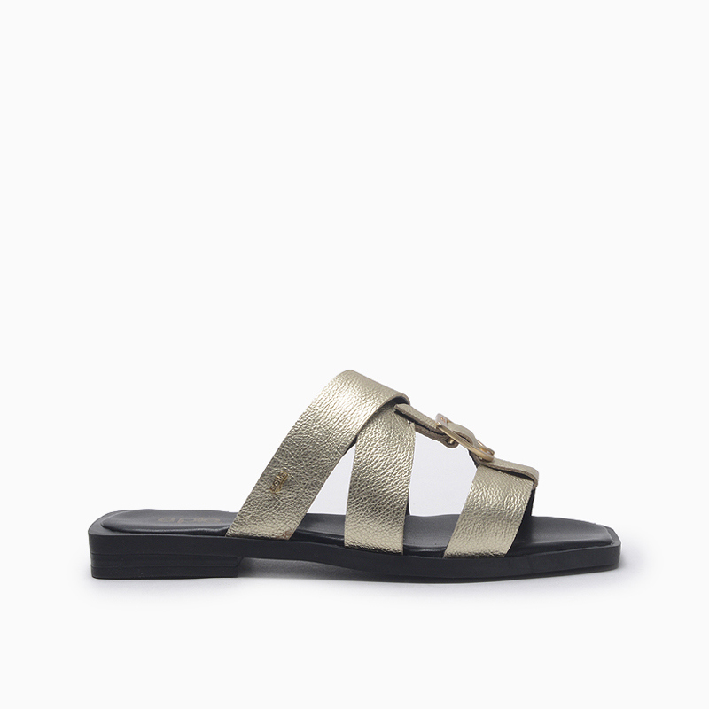 a pie-Sandalias-Nika PD