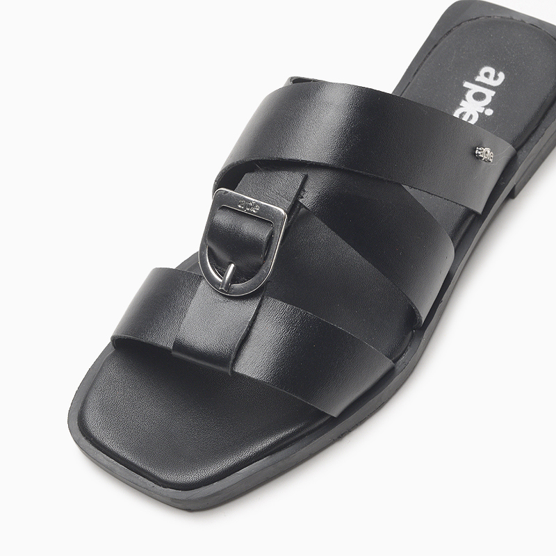 a pie-Sandalias-Nika FN