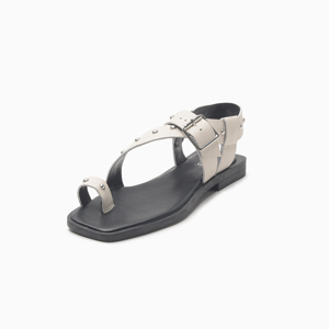 a pie-Sandalias-Bernie SN