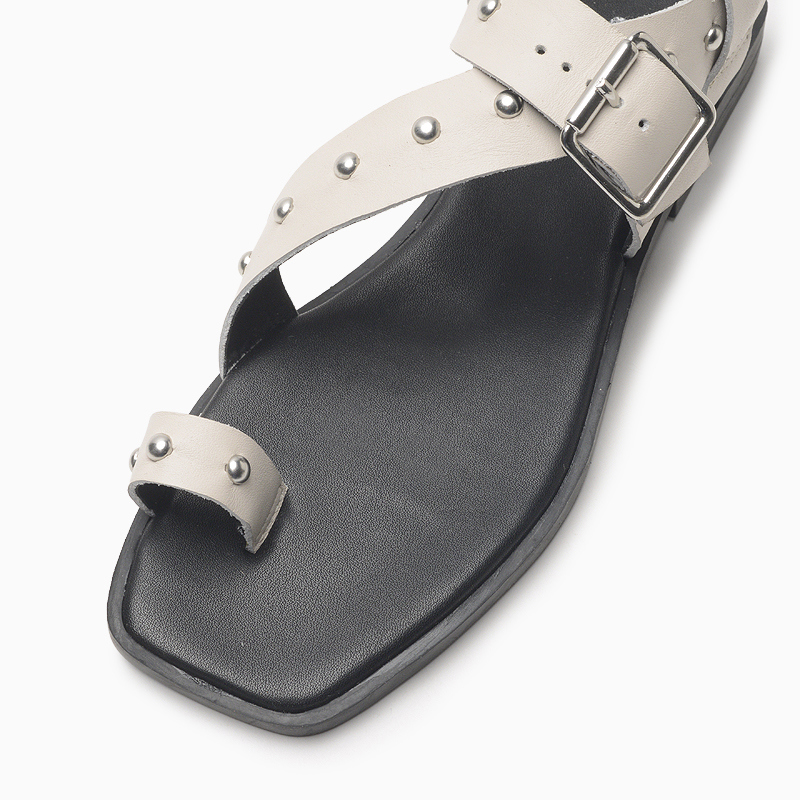 a pie-Sandalias-Bernie FN