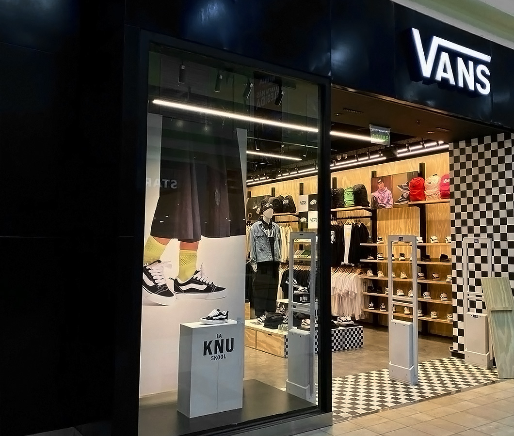 Vans Neuquén - Portal Patagonia Shopping Vans Neuquén en Portal Patagonia Shopping