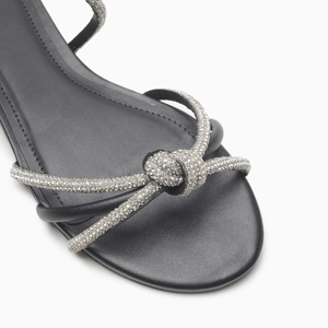 a pie-Sandalias-Nubia FN