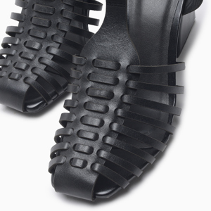 a pie-Taco-Javina FN