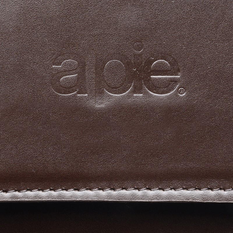 a pie-Cartera-Bandolera cuero Peonia FN