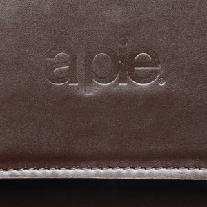 a pie-Cartera-Bandolera cuero Peonia FN