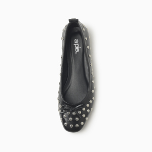 a pie-Balerina-Riot AN