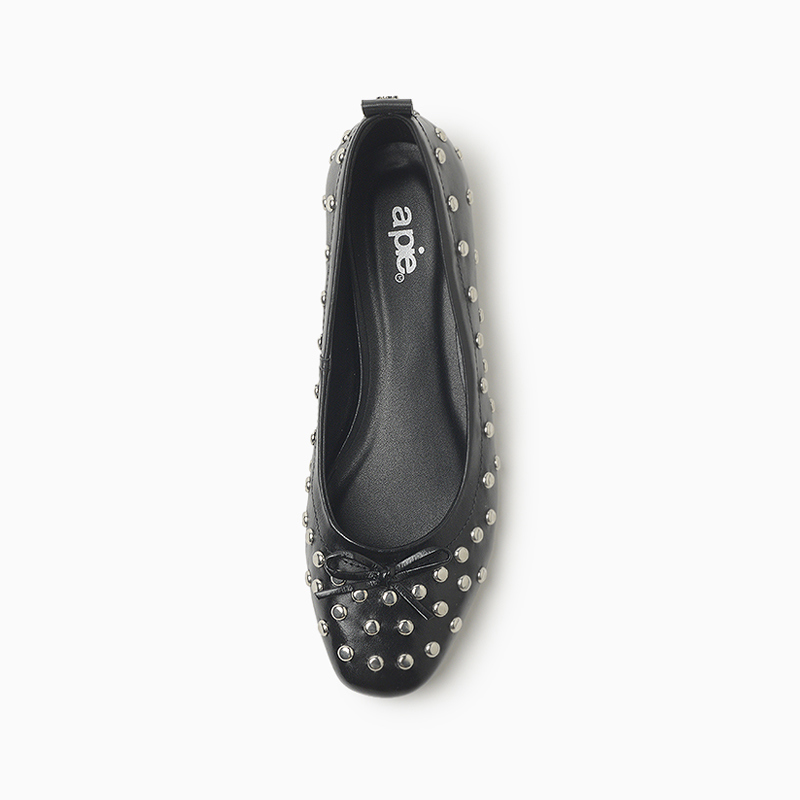 a pie-Balerina-Riot AN