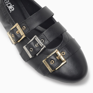 a pie-Balerinas-Clash FN