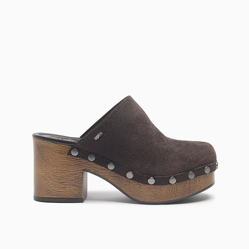 a pie-Zuecos-Nica PD