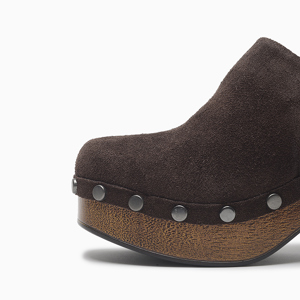 a pie-Zuecos-Nica FN