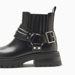a pie-Botas-Wayna FN