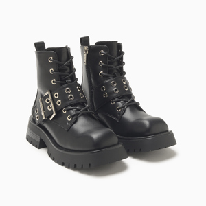 a pie-Borcegos-Wanda AN