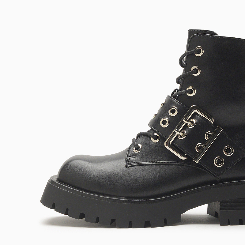 a pie-Borcegos-Wanda FN