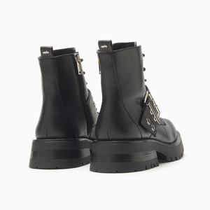 a pie-Borcegos-Wanda SN