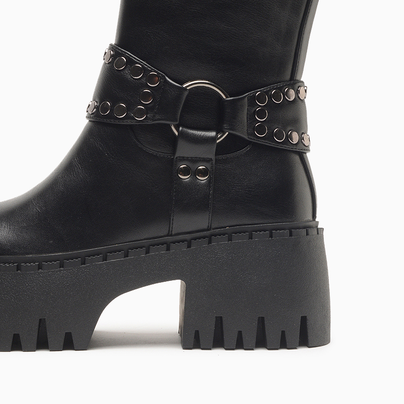 a pie-Botas-Delva FN