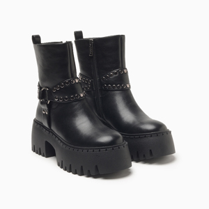 a pie-Botas-Delva AN