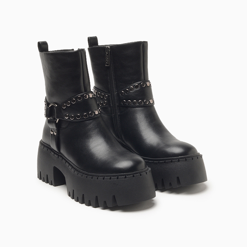 a pie-Botas-Delva AN