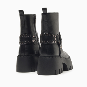 a pie-Botas-Delva SN