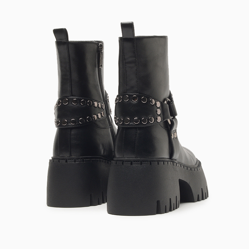 a pie-Botas-Delva SN
